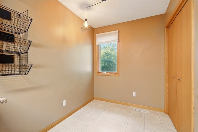 6967 Doubletree Rd NE, Cedar Rapids, IA 52402 - unfurnished bedroom featuring a closet and baseboards