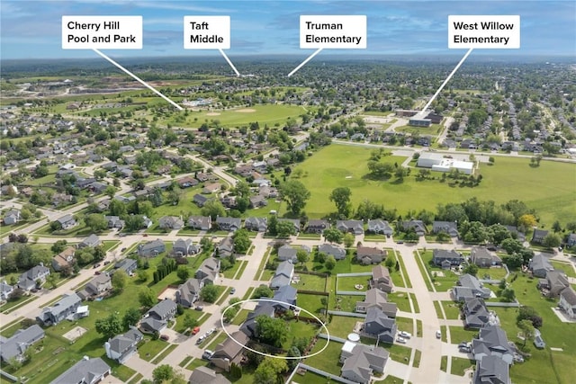 6919 Rockingham Dr SW, Cedar Rapids, IA 52404 - aerial view of property and surrounding area with nearby suburban area