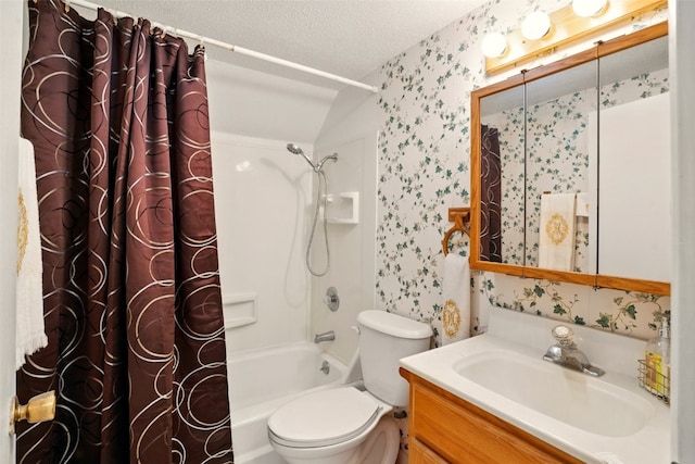 113 Chaffee Dr, Hiawatha, IA 52233 - bathroom with wallpapered walls, shower / bath combo with shower curtain, vanity, a textured ceiling, and toilet
