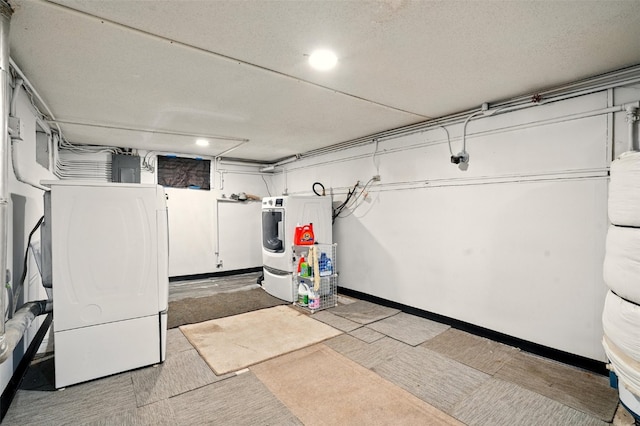 113 Chaffee Dr, Hiawatha, IA 52233 - finished basement featuring washer / dryer, recessed lighting, and baseboards