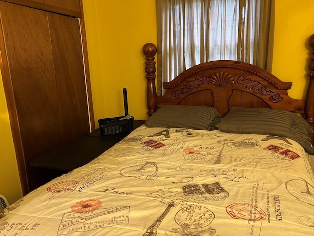 4625 White Pine Dr NE, Cedar Rapids, IA 52402 - bedroom with a closet