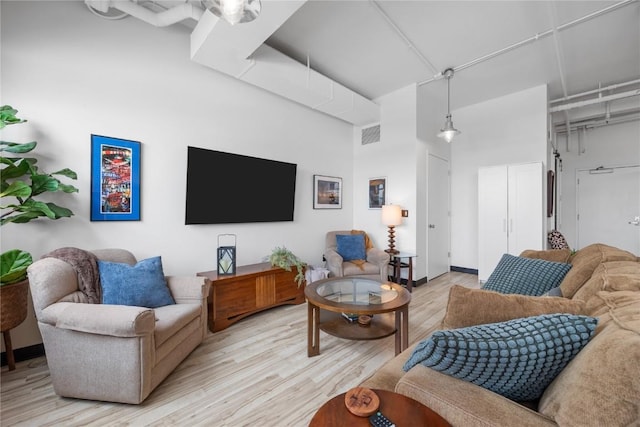 905 3rd St SE Unit 508, Cedar Rapids, IA 52401 - living area featuring light wood-type flooring