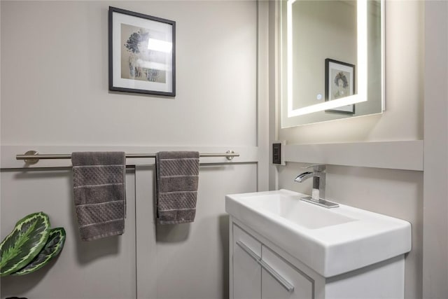 905 3rd St SE Unit 508, Cedar Rapids, IA 52401 - bathroom with vanity