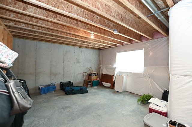 3902 Bluebird Dr SW, Cedar Rapids, IA 52404 - view of below grade area
