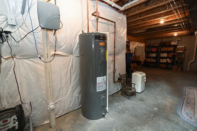 3902 Bluebird Dr SW, Cedar Rapids, IA 52404 - unfinished basement with water heater