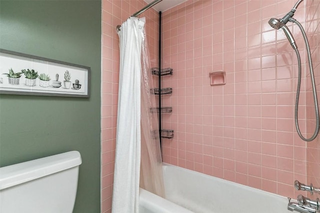 384 21st St SE, Cedar Rapids, IA 52403 - full bathroom featuring shower / bathtub combination with curtain and toilet