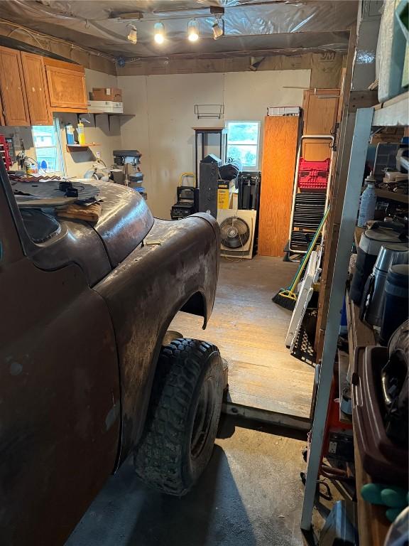 101 26th Avenue Dr SW, Cedar Rapids, IA 52404 - living room with a garage and concrete flooring
