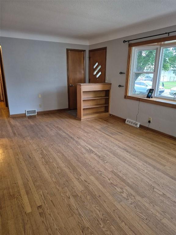 101 26th Avenue Dr SW, Cedar Rapids, IA 52404 - photo 6