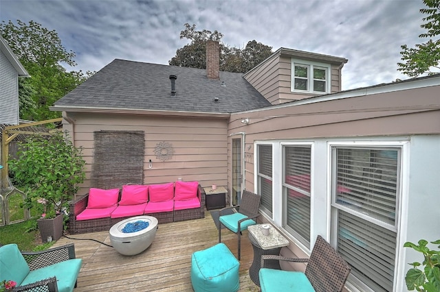 361 30th St SE, Cedar Rapids, IA 52403 - deck with outdoor lounge area