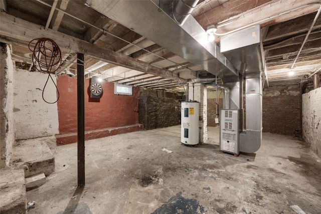 87 14th Ave SW, Cedar Rapids, IA 52404 - basement with water heater and heating unit