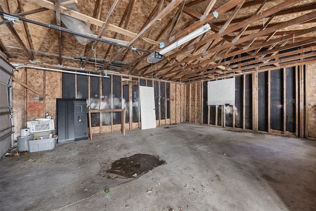 87 14th Ave SW, Cedar Rapids, IA 52404 - garage featuring a garage door opener