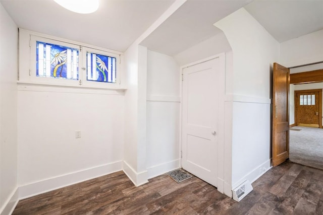 662 19th Ave SW, Cedar Rapids, IA 52404 - interior space with wood finished floors and baseboards