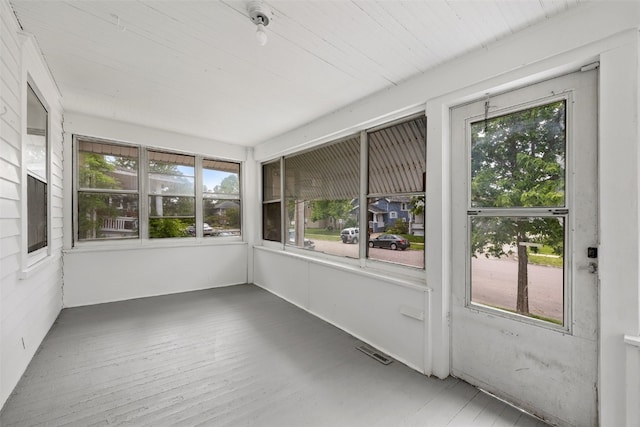 414 18th St, Cedar Rapids, IA 52403 - view of unfurnished sunroom