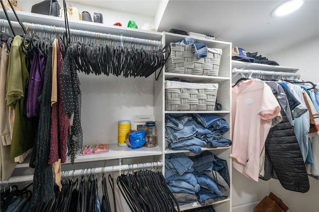 4721 Midway Dr NW, Cedar Rapids, IA 52405 - view of walk in closet