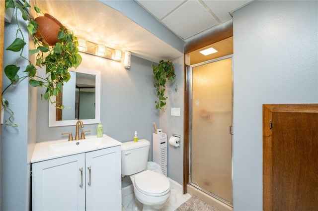 4721 Midway Dr NW, Cedar Rapids, IA 52405 - bathroom featuring vanity and a stall shower