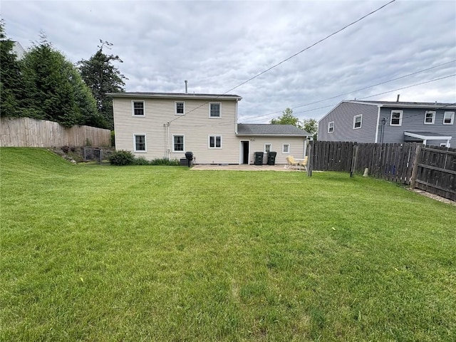 832 17th St SE, Cedar Rapids, IA 52403 - rear view of house featuring a patio