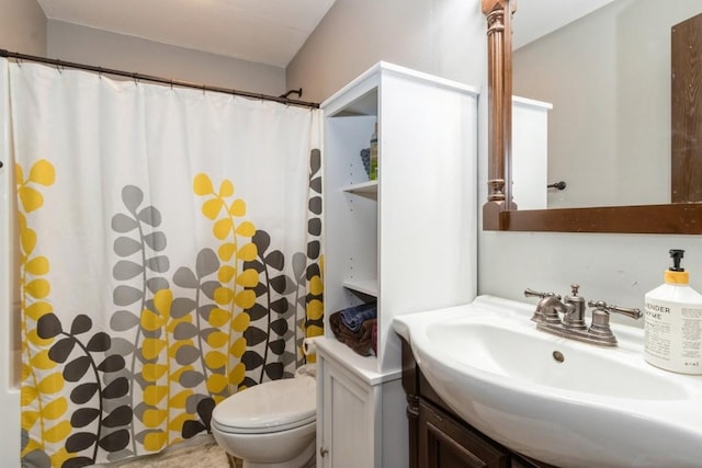 2806 Dawn Ave SW, Cedar Rapids, IA 52404 - bathroom with vanity and a shower with curtain