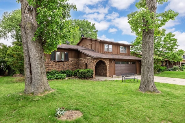 2623 Iris Ave NW, Cedar Rapids, IA 52405 - view of front facade featuring driveway, a garage, a front lawn, and brick siding
