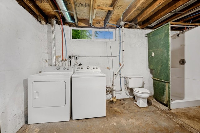 619 I Ave NW, Cedar Rapids, IA 52405 - laundry room with separate washer and dryer
