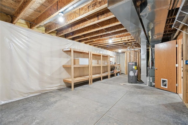 1562 Hunters Creek Way, Marion, IA 52302 - unfinished below grade area featuring electric water heater