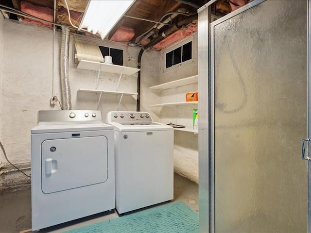 1813 3rd Ave SE, Cedar Rapids, IA 52403 - washroom featuring washer and dryer
