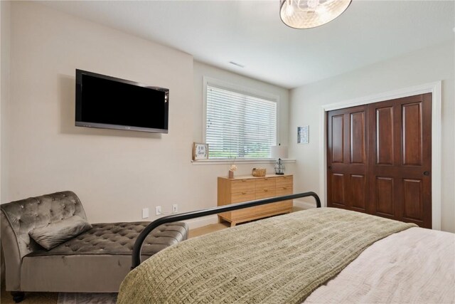 1485 Huntington Hills Dr, Marion, IA 52302 - bedroom featuring a closet