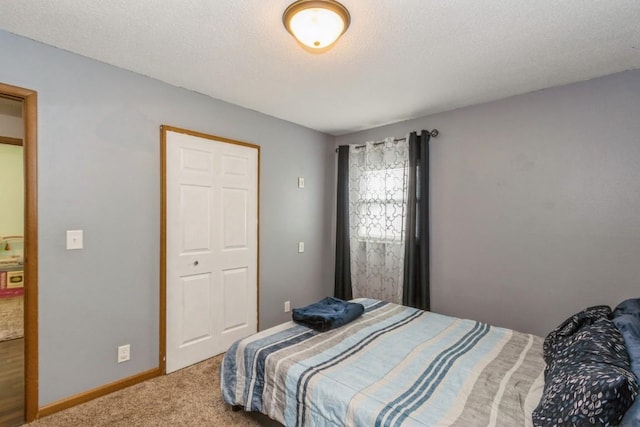 5817 Underwood SW, Cedar Rapids, IA 52404 - carpeted bedroom featuring baseboards