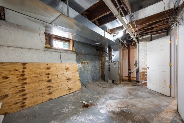 2220 D St SW, Cedar Rapids, IA 52404 - basement featuring heating unit