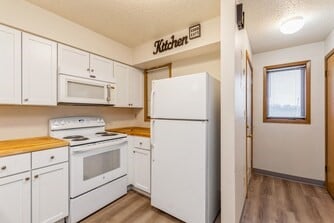 808 Westwinds Dr Unit 5, Iowa City, IA 52246 - photo 1