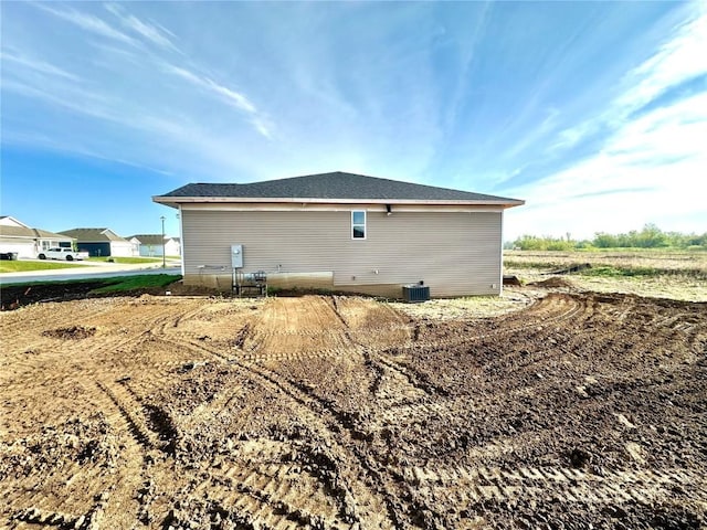 914 Juneberry Dr, Palo, IA 52324 - view of side of property featuring central AC unit