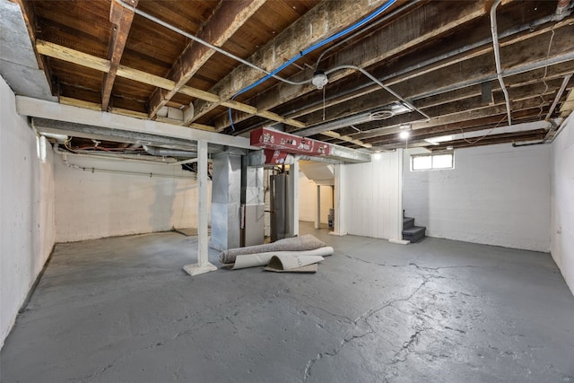 1814 9th St SW, Cedar Rapids, IA 52404 - below grade area featuring stairway