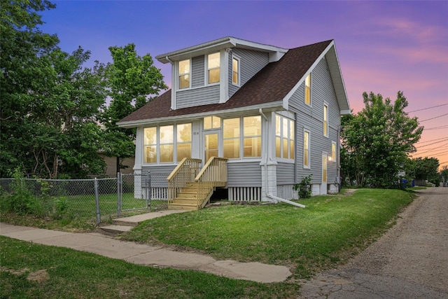 1814 9th St SW, Cedar Rapids, IA 52404 - view of front of property featuring roof with shingles