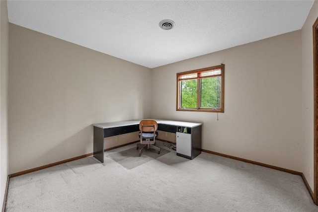 4633 Northwood Dr NE, Cedar Rapids, IA 52402 - office with light carpet and baseboards