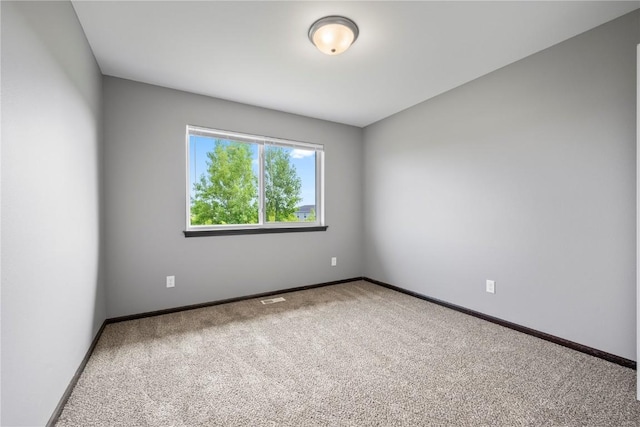 3806 English Glen Ave, Marion, IA 52302 - unfurnished room with carpet