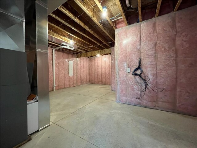 1417 Legend Dr, Tiffin, IA 52340 - unfinished below grade area with electric panel