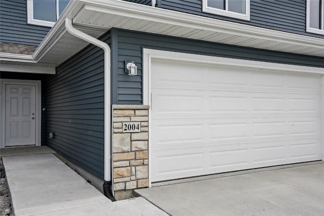 2004 Croell Ave, Tiffin, IA 52340 - view of garage