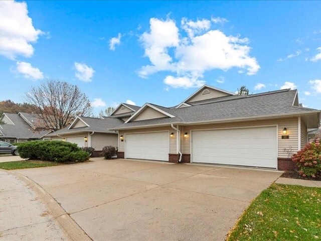 56 Pentire Cir, Iowa City, IA 52240 - photo 4
