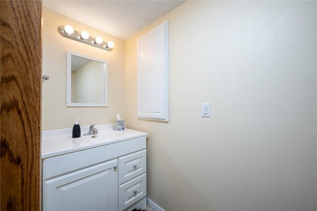 109 Oreole NE, Solon, IA 52333 - bathroom with vanity