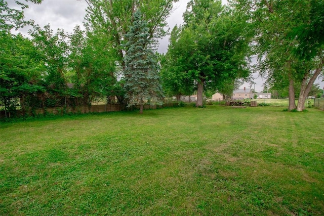 2339 Rompot St SE, Cedar Rapids, IA 52403 - view of yard