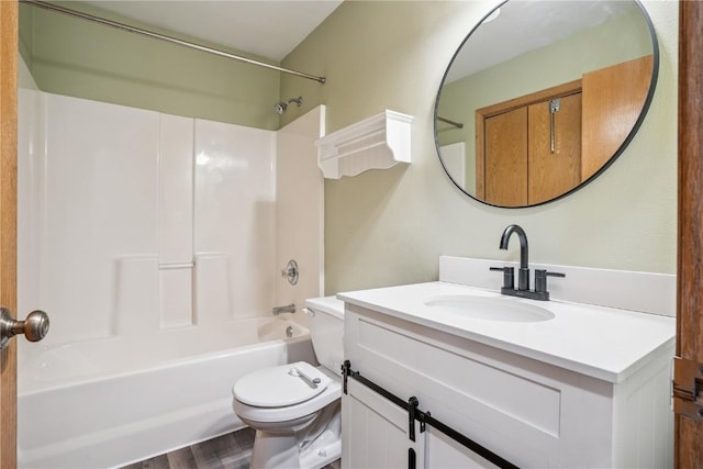 925 Rolling Creek Dr NE, Cedar Rapids, IA 52402 - bathroom featuring vanity, tub / shower combination, and wood finished floors