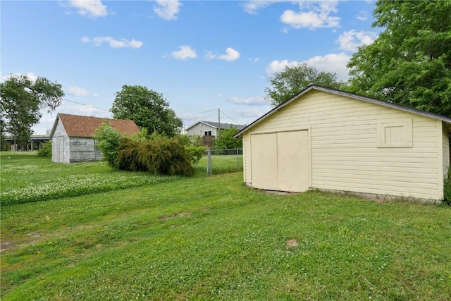 944 L St SW, Cedar Rapids, IA 52404 - view of yard