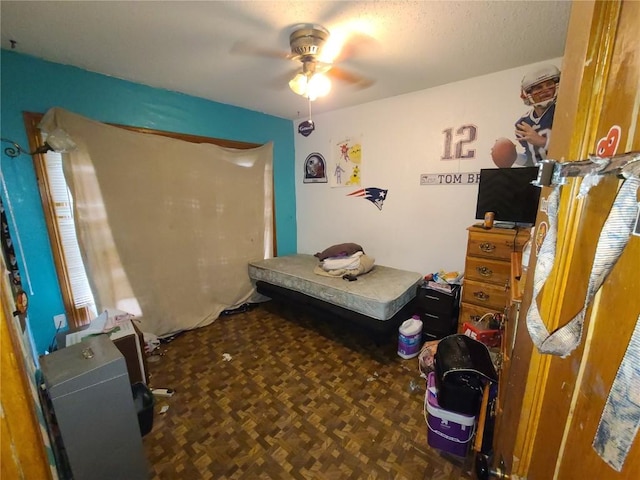 1114 2nd Ave, Vinton, IA 52349 - bedroom with ceiling fan