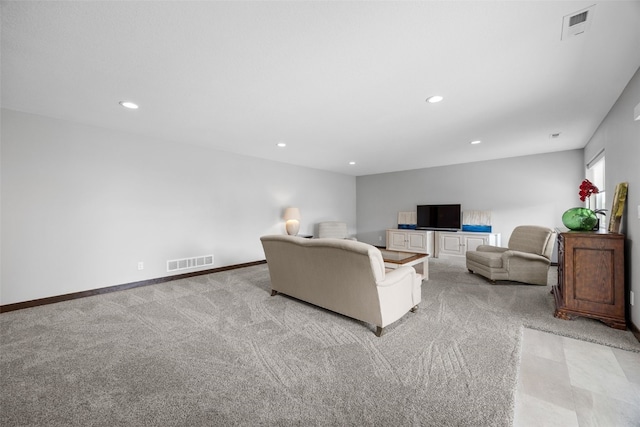6318 Rapids Ridge Rd NE, Cedar Rapids, IA 52411 - living room featuring recessed lighting, light carpet, and baseboards