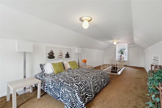 1252 29th St, Cedar Rapids, IA 52402 - carpeted bedroom featuring lofted ceiling