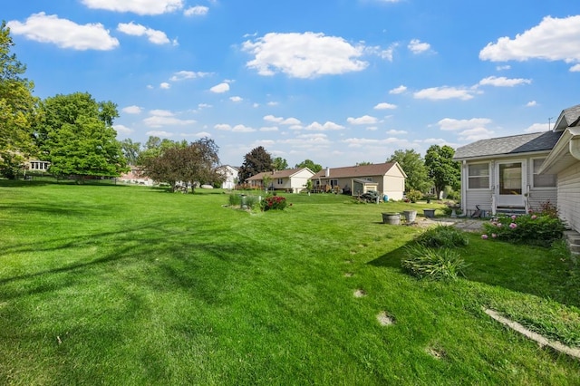 6909 Kent Dr NE, Cedar Rapids, IA 52402 - view of green lawn