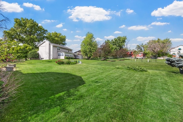 6909 Kent Dr NE, Cedar Rapids, IA 52402 - view of green lawn