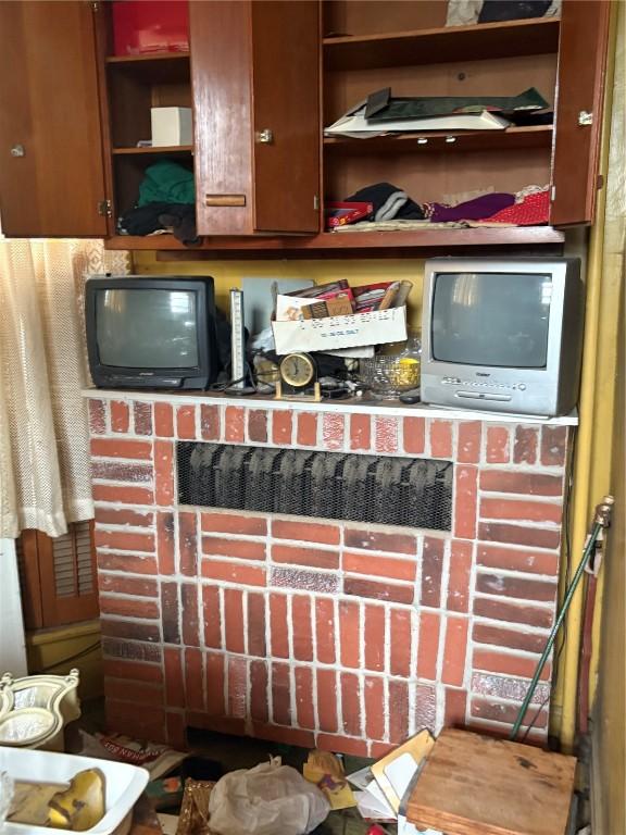321 E 2nd St, Washington, IA 52353 - detailed view