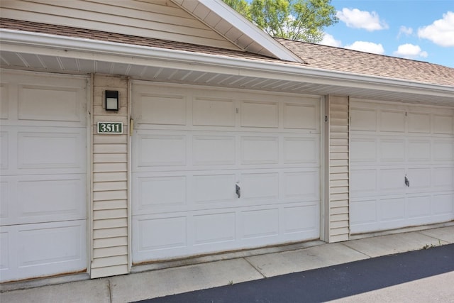3511 E Ave NW Unit D, Cedar Rapids, IA 52405 - view of garage