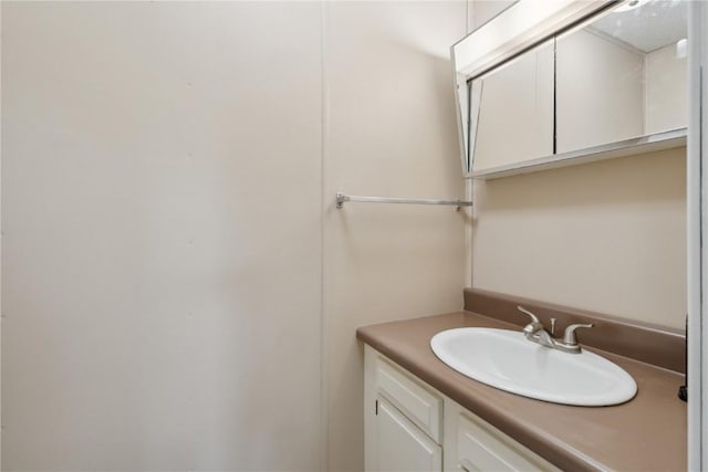 1026 Eisenhower Rd, Hiawatha, IA 52233 - bathroom with vanity