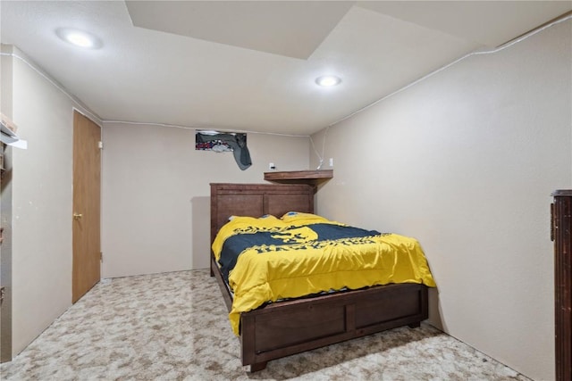 1026 Eisenhower Rd, Hiawatha, IA 52233 - carpeted bedroom featuring recessed lighting